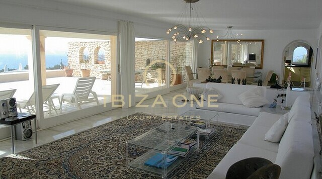 Villa de luxe et méditerranéenne, très bien entretenue à Ibiza avec vue imprenable sur la mer et coucher de soleil toute l'année à vendre, Ibiza - la distance de la mer est de seulement 170 mètres - Villa de luxe et méditerranéenne, très bien entretenue à Ibiza avec vue imprenable sur la mer et coucher de soleil toute l'année à louer, Ibiza - la distance de la mer est de seulement 170 mètres
