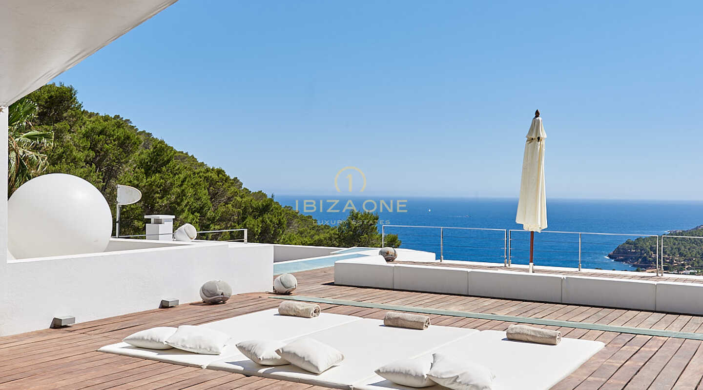 The Ultimate Cala Jondal Lifestyle Estate: Sea Views, Pool, Gym & Ibiza’s Top Hotspots at Your Doorstep for Sale and for Rent, Ibiza - Touristic Rental License