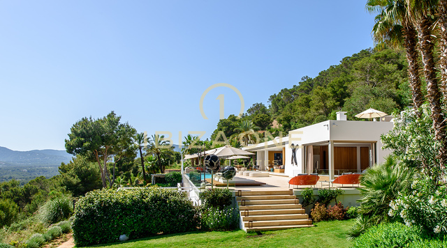 The Ultimate Cala Jondal Lifestyle Estate: Sea Views, Pool, Gym & Ibiza’s Top Hotspots at Your Doorstep for Sale and for Rent, Ibiza - Touristic Rental License
