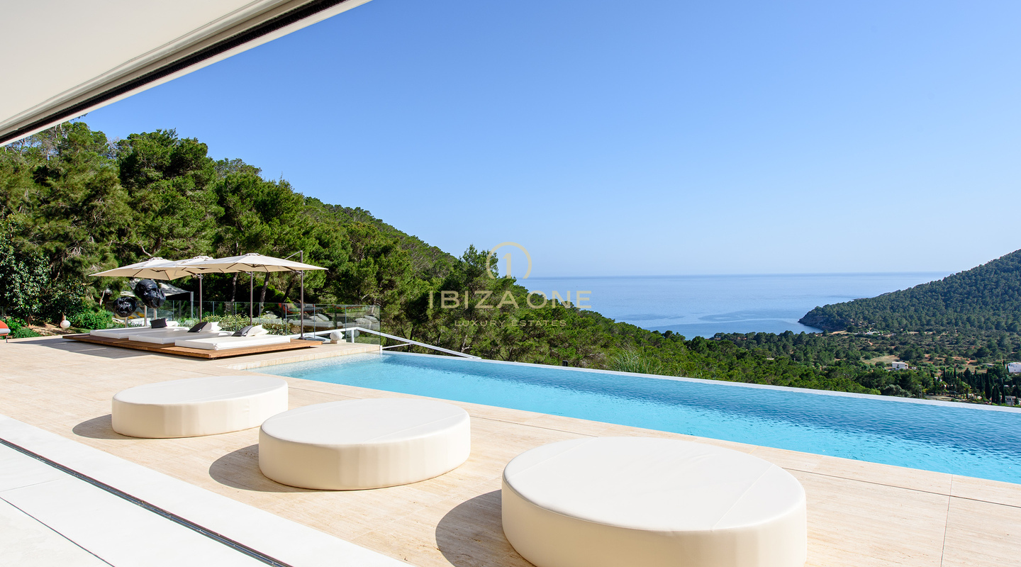 The Ultimate Cala Jondal Lifestyle Estate: Sea Views, Pool, Gym & Ibiza’s Top Hotspots at Your Doorstep for Sale and for Rent, Ibiza - Touristic Rental License