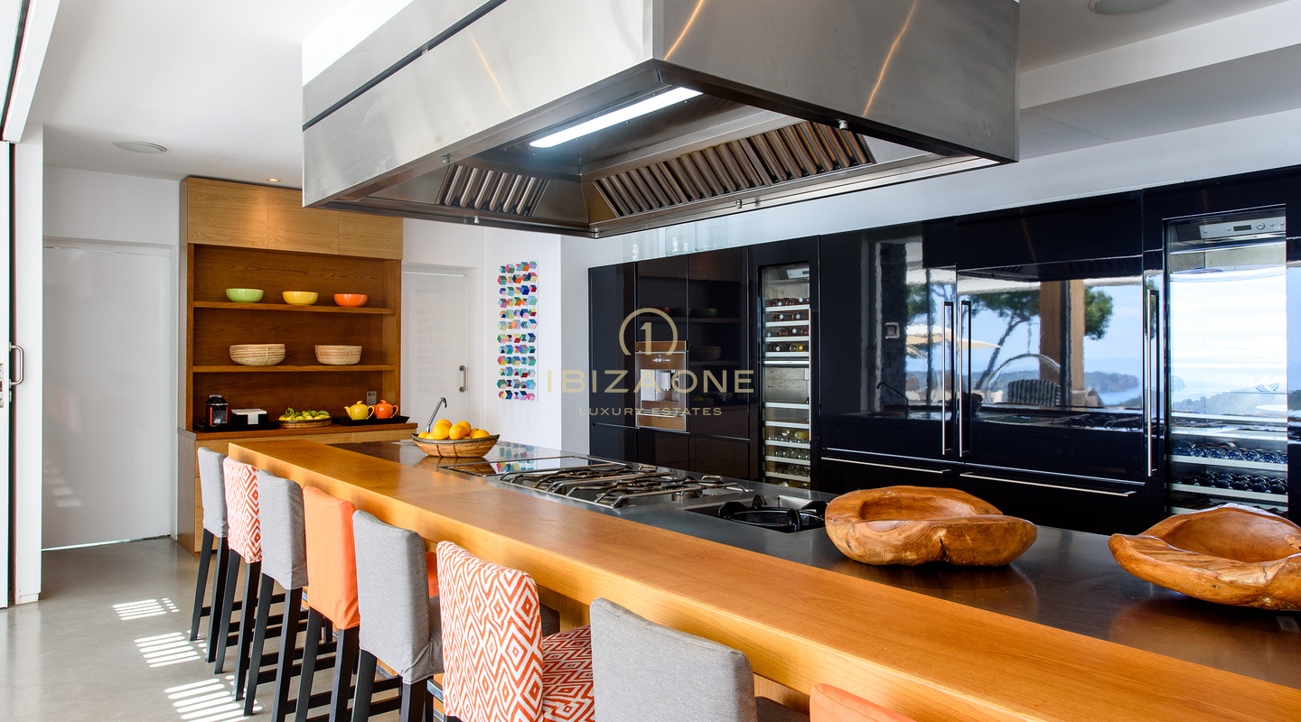 The Ultimate Cala Jondal Lifestyle Estate: Sea Views, Pool, Gym & Ibiza’s Top Hotspots at Your Doorstep for Sale and for Rent, Ibiza - Touristic Rental License