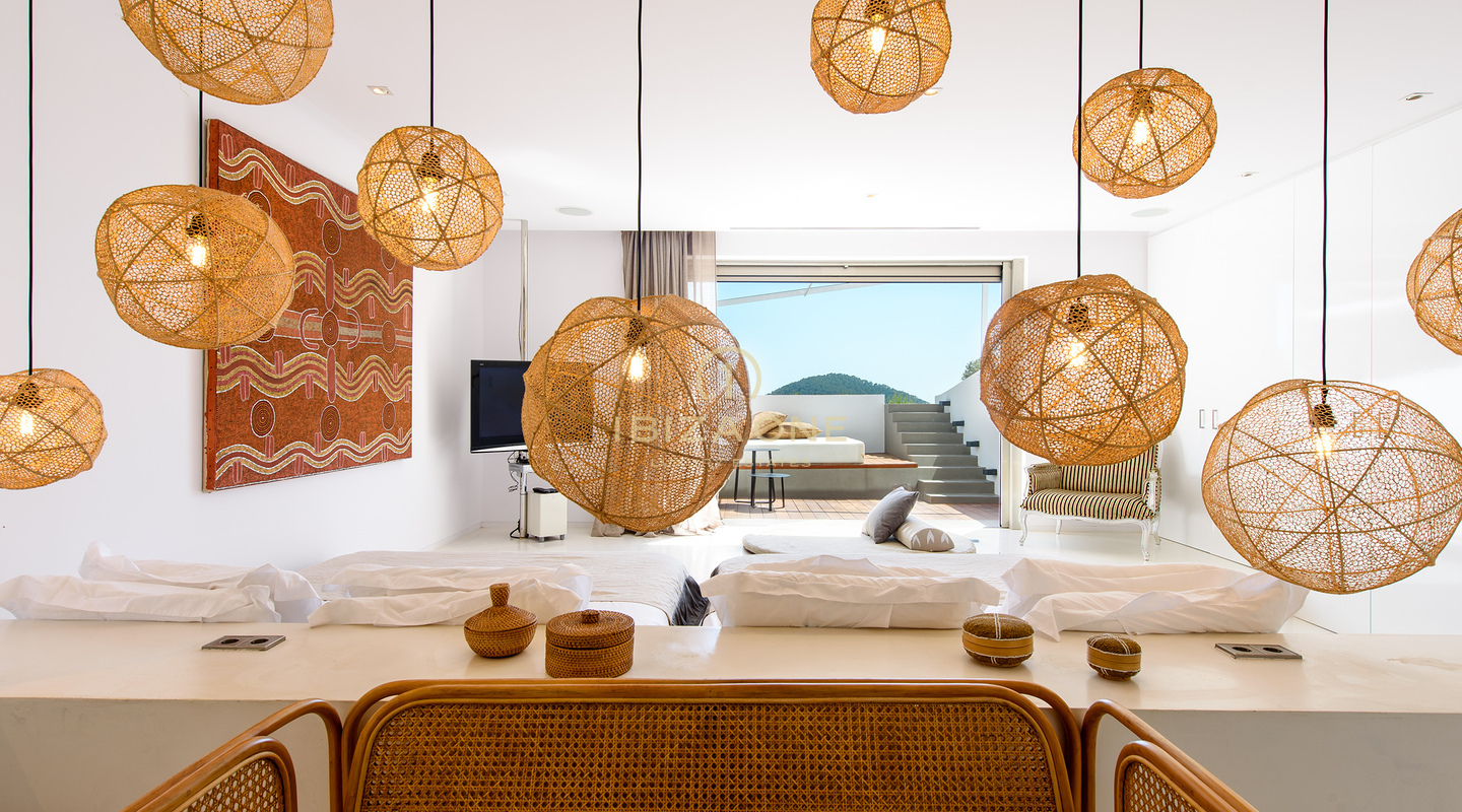 The Ultimate Cala Jondal Lifestyle Estate: Sea Views, Pool, Gym & Ibiza’s Top Hotspots at Your Doorstep for Sale and for Rent, Ibiza - Touristic Rental License
