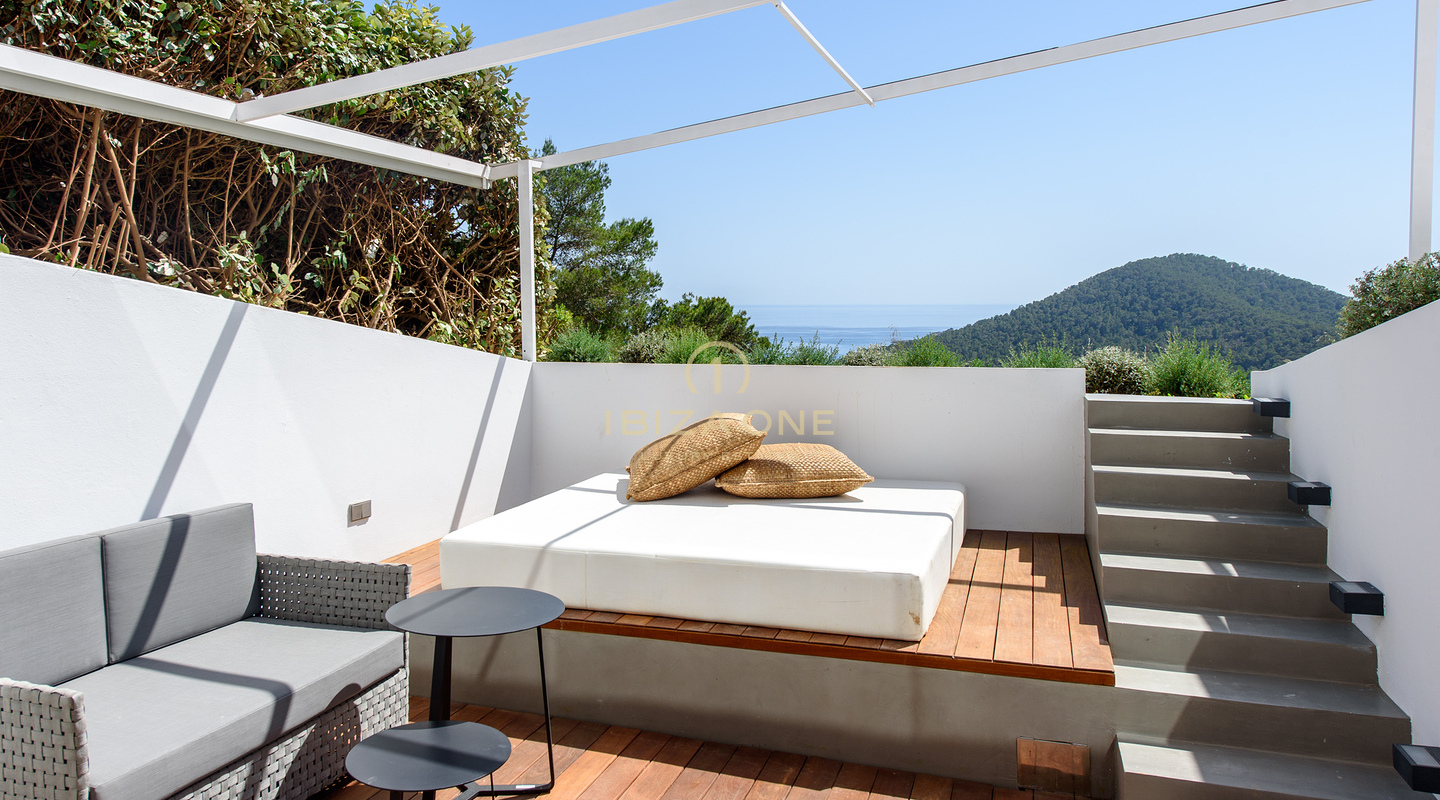 The Ultimate Cala Jondal Lifestyle Estate: Sea Views, Pool, Gym & Ibiza’s Top Hotspots at Your Doorstep for Sale and for Rent, Ibiza - Touristic Rental License