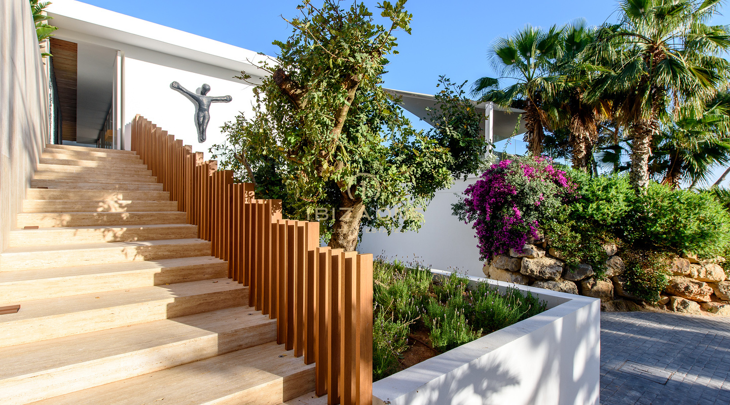 The Ultimate Cala Jondal Lifestyle Estate: Sea Views, Pool, Gym & Ibiza’s Top Hotspots at Your Doorstep for Sale and for Rent, Ibiza - Touristic Rental License