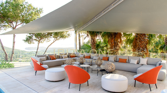 The Ultimate Cala Jondal Lifestyle Estate: Sea Views, Pool, Gym & Ibiza’s Top Hotspots at Your Doorstep for Sale and for Rent, Ibiza - Touristic Rental License
