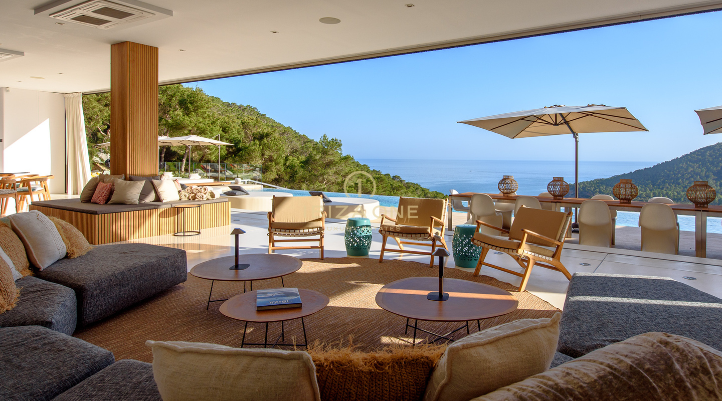 The Ultimate Cala Jondal Lifestyle Estate: Sea Views, Pool, Gym & Ibiza’s Top Hotspots at Your Doorstep for Sale and for Rent, Ibiza - Touristic Rental License