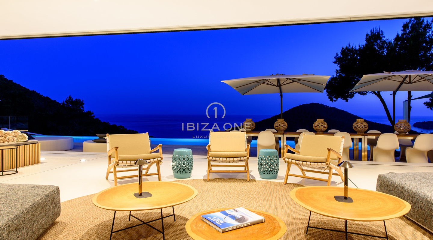 The Ultimate Cala Jondal Lifestyle Estate: Sea Views, Pool, Gym & Ibiza’s Top Hotspots at Your Doorstep for Sale and for Rent, Ibiza - Touristic Rental License