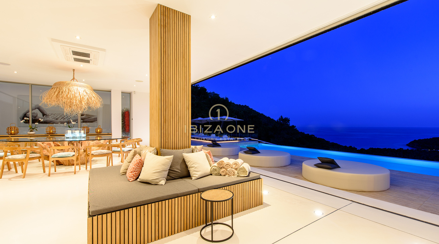 The Ultimate Cala Jondal Lifestyle Estate: Sea Views, Pool, Gym & Ibiza’s Top Hotspots at Your Doorstep for Sale and for Rent, Ibiza - Touristic Rental License