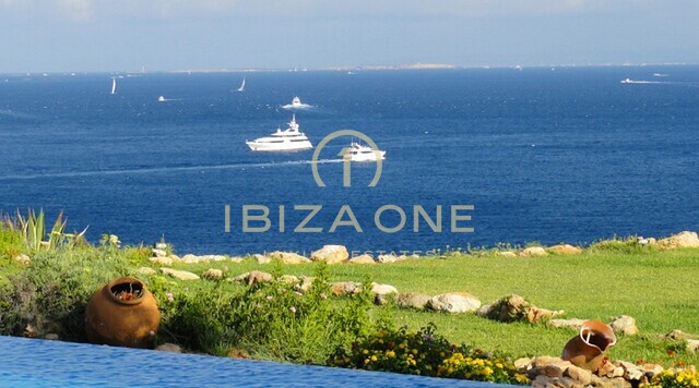 Luxuriöse Villa in erster Meereslinie zu verkaufen in Porroig, Ibiza - Luxuriöse Villa in erster Meereslinie zu vermieten in Porroig, Ibiza