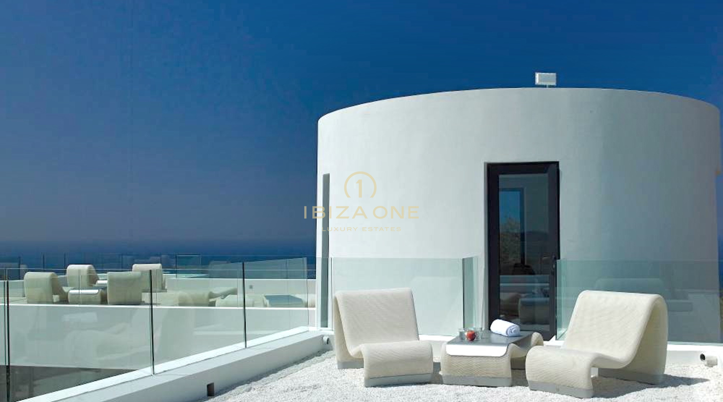 Villa de lujo en primera línea de mar sobre los acantilados, cerca del Hotel Hacienda de 5 estrellas - 