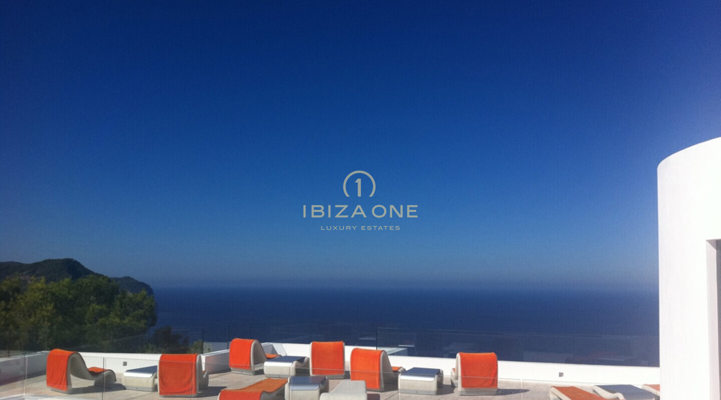 Luxusvilla in erster Meereslinie auf den Klippen, in der Nähe des 5-Sterne-Hotels Hacienda - „Bright Blue“ zu verkaufen, Ibiza - Luxusvilla in erster Meereslinie auf den Klippen, in der Nähe des 5-Sterne-Hotels Hacienda - „Bright Blue“ zu vermieten, Ibiza