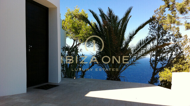 Luxusvilla in erster Meereslinie auf den Klippen, in der Nähe des 5-Sterne-Hotels Hacienda - „Bright Blue“ zu verkaufen, Ibiza - Luxusvilla in erster Meereslinie auf den Klippen, in der Nähe des 5-Sterne-Hotels Hacienda - „Bright Blue“ zu vermieten, Ibiza