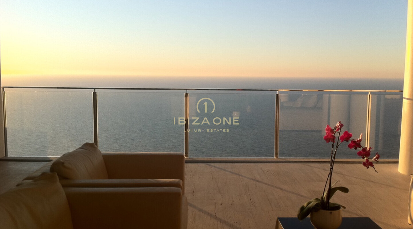 Sea frontline luxury villa on the cliffs, near 5 star Hotel Hacienda - 
