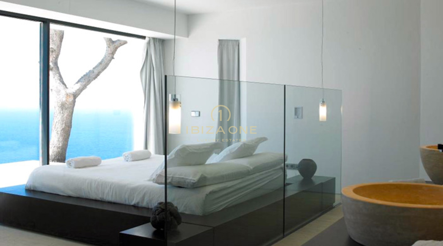 Luxusvilla in erster Meereslinie auf den Klippen, in der Nähe des 5-Sterne-Hotels Hacienda - „Bright Blue“ zu verkaufen, Ibiza - Luxusvilla in erster Meereslinie auf den Klippen, in der Nähe des 5-Sterne-Hotels Hacienda - „Bright Blue“ zu vermieten, Ibiza