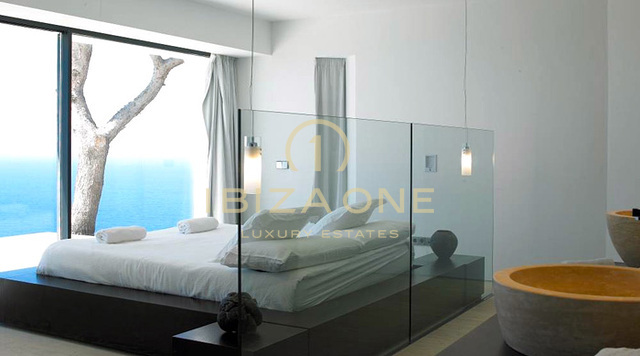Luxe villa direct aan zee op de kliffen, vlakbij het 5-sterrenhotel Hacienda - 
