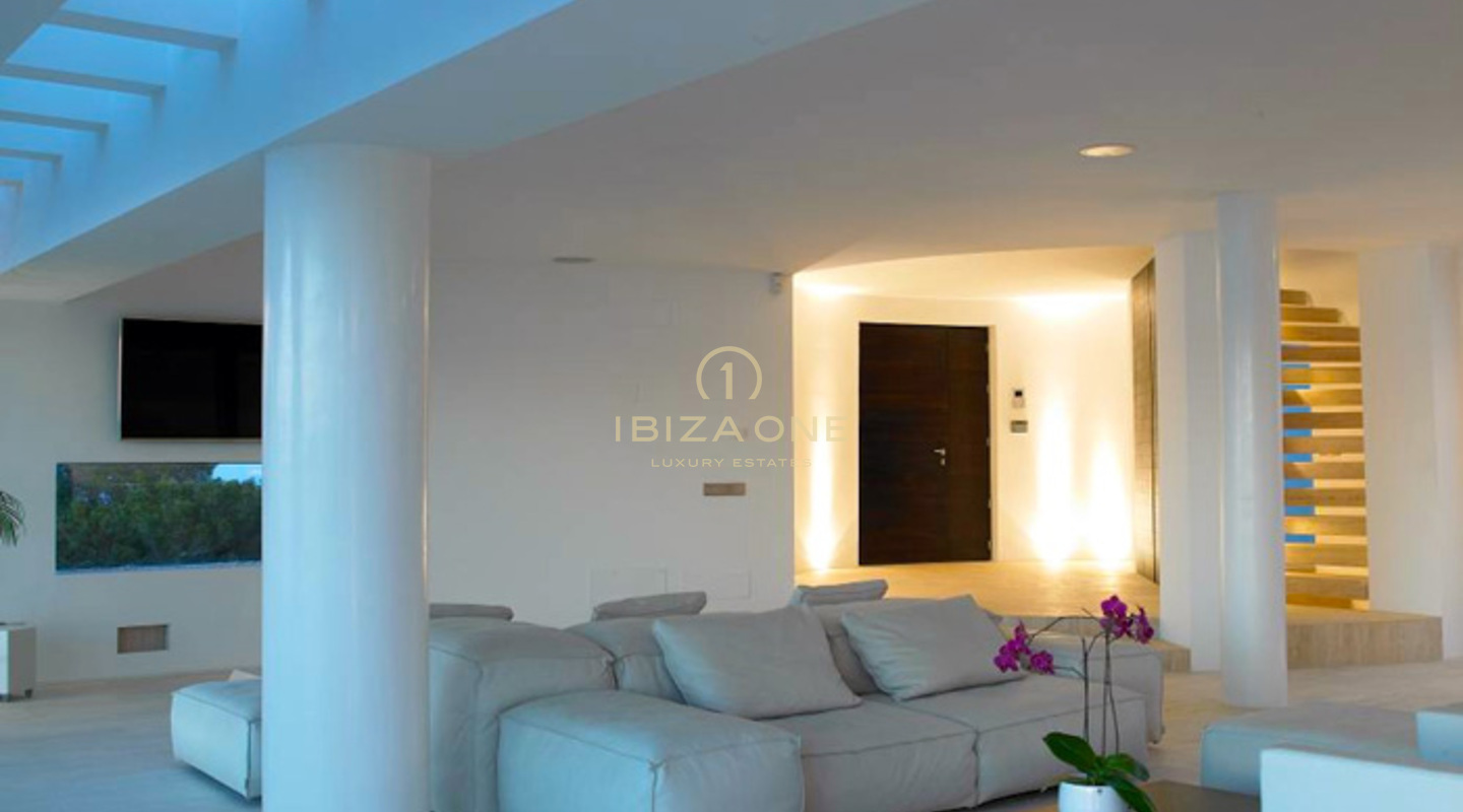 Luxusvilla in erster Meereslinie auf den Klippen, in der Nähe des 5-Sterne-Hotels Hacienda - „Bright Blue“ zu verkaufen, Ibiza - Luxusvilla in erster Meereslinie auf den Klippen, in der Nähe des 5-Sterne-Hotels Hacienda - „Bright Blue“ zu vermieten, Ibiza