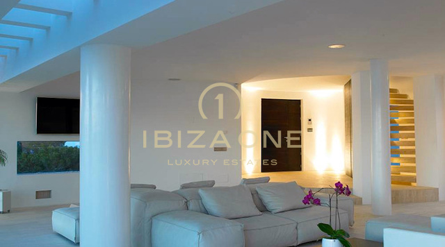 Luxe villa direct aan zee op de kliffen, vlakbij het 5-sterrenhotel Hacienda - 
