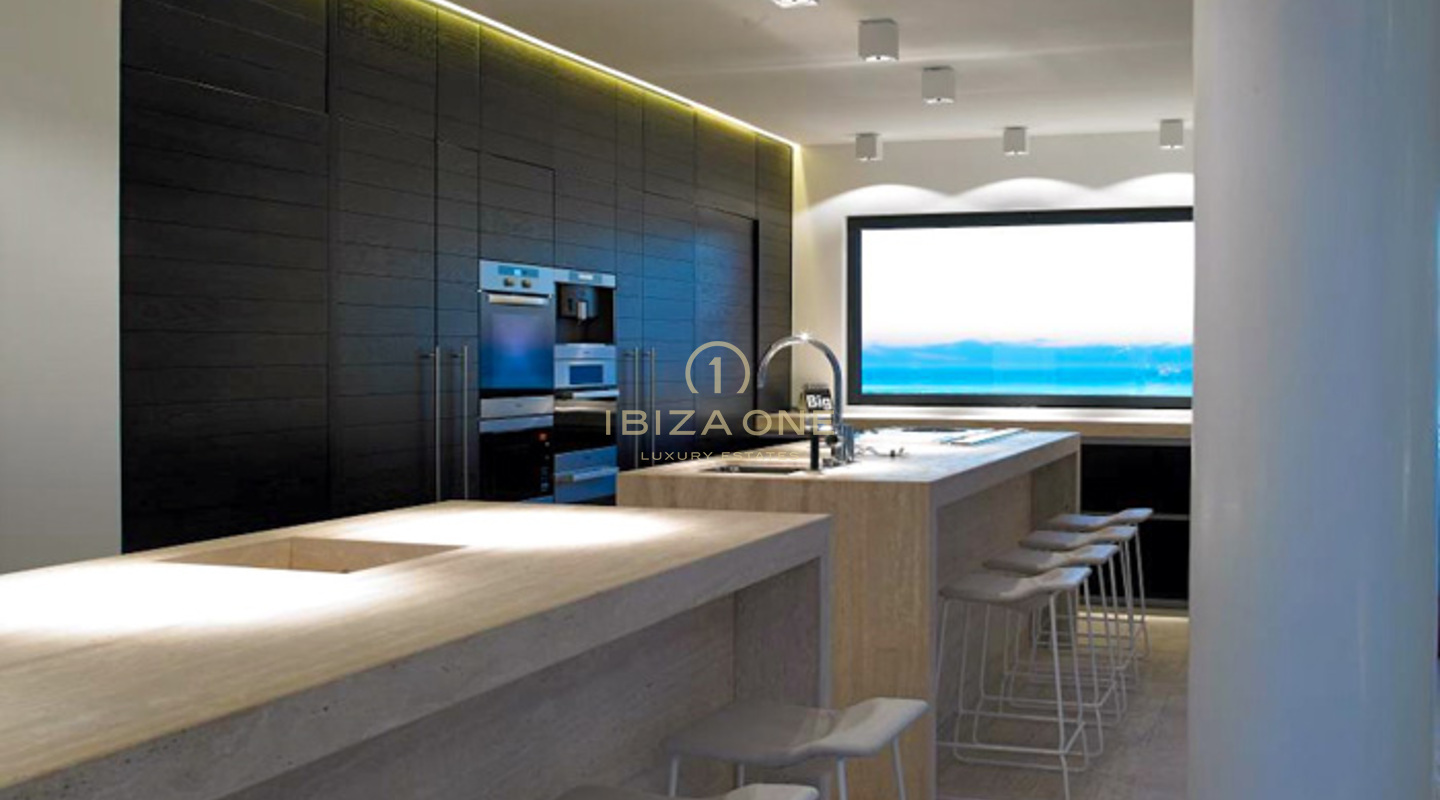 Luxusvilla in erster Meereslinie auf den Klippen, in der Nähe des 5-Sterne-Hotels Hacienda - „Bright Blue“ zu verkaufen, Ibiza - Luxusvilla in erster Meereslinie auf den Klippen, in der Nähe des 5-Sterne-Hotels Hacienda - „Bright Blue“ zu vermieten, Ibiza