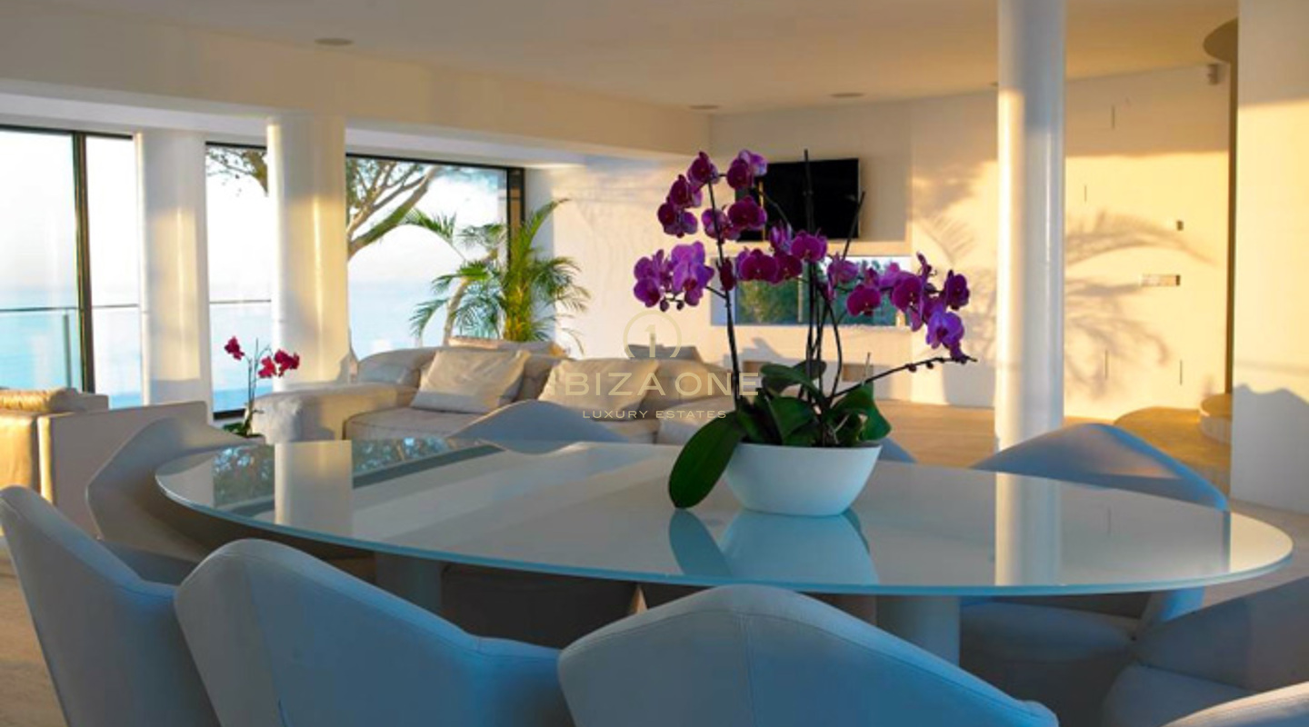 Luxe villa direct aan zee op de kliffen, vlakbij het 5-sterrenhotel Hacienda - 