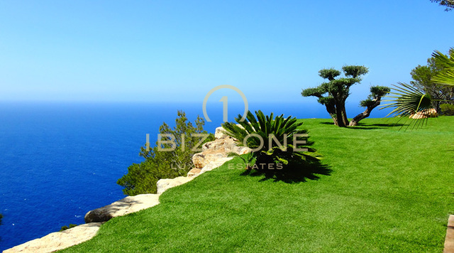 Luxusvilla in erster Meereslinie auf den Klippen, in der Nähe des 5-Sterne-Hotels Hacienda - „Bright Blue“ zu verkaufen, Ibiza - Luxusvilla in erster Meereslinie auf den Klippen, in der Nähe des 5-Sterne-Hotels Hacienda - „Bright Blue“ zu vermieten, Ibiza