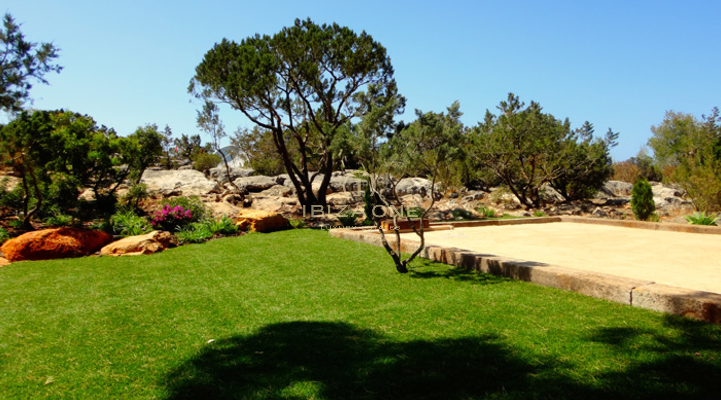 Sea frontline luxury villa on the cliffs, near 5 star Hotel Hacienda - 