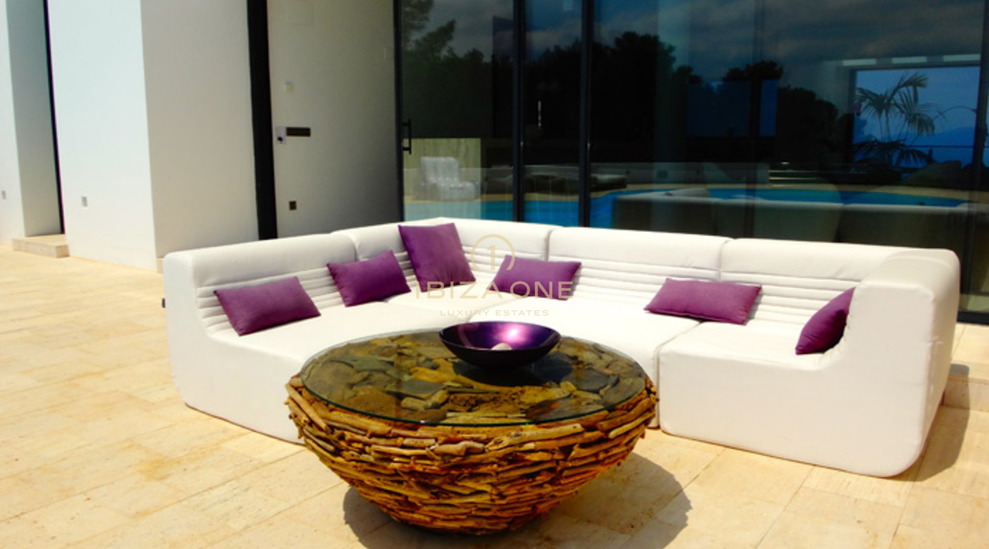Sea frontline luxury villa on the cliffs, near 5 star Hotel Hacienda - 
