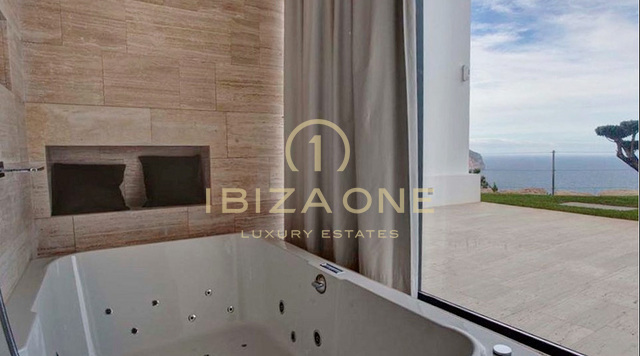 Luxusvilla in erster Meereslinie auf den Klippen, in der Nähe des 5-Sterne-Hotels Hacienda - „Bright Blue“ zu verkaufen, Ibiza - Luxusvilla in erster Meereslinie auf den Klippen, in der Nähe des 5-Sterne-Hotels Hacienda - „Bright Blue“ zu vermieten, Ibiza