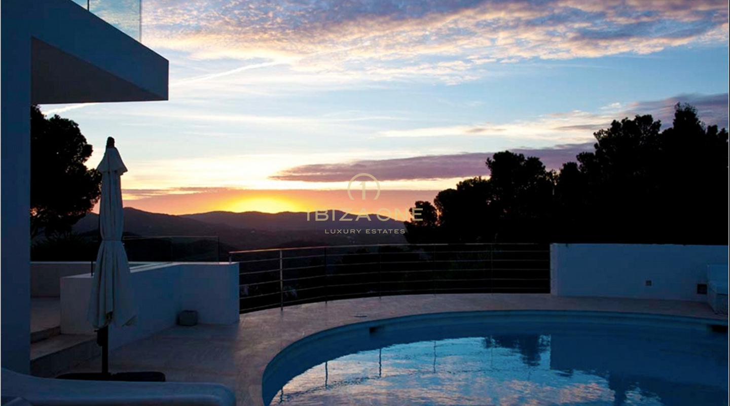 Villa de lujo en primera línea de mar sobre los acantilados, cerca del Hotel Hacienda de 5 estrellas - 