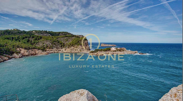 Villa de lujo en primera línea de mar sobre los acantilados, cerca del Hotel Hacienda de 5 estrellas - 