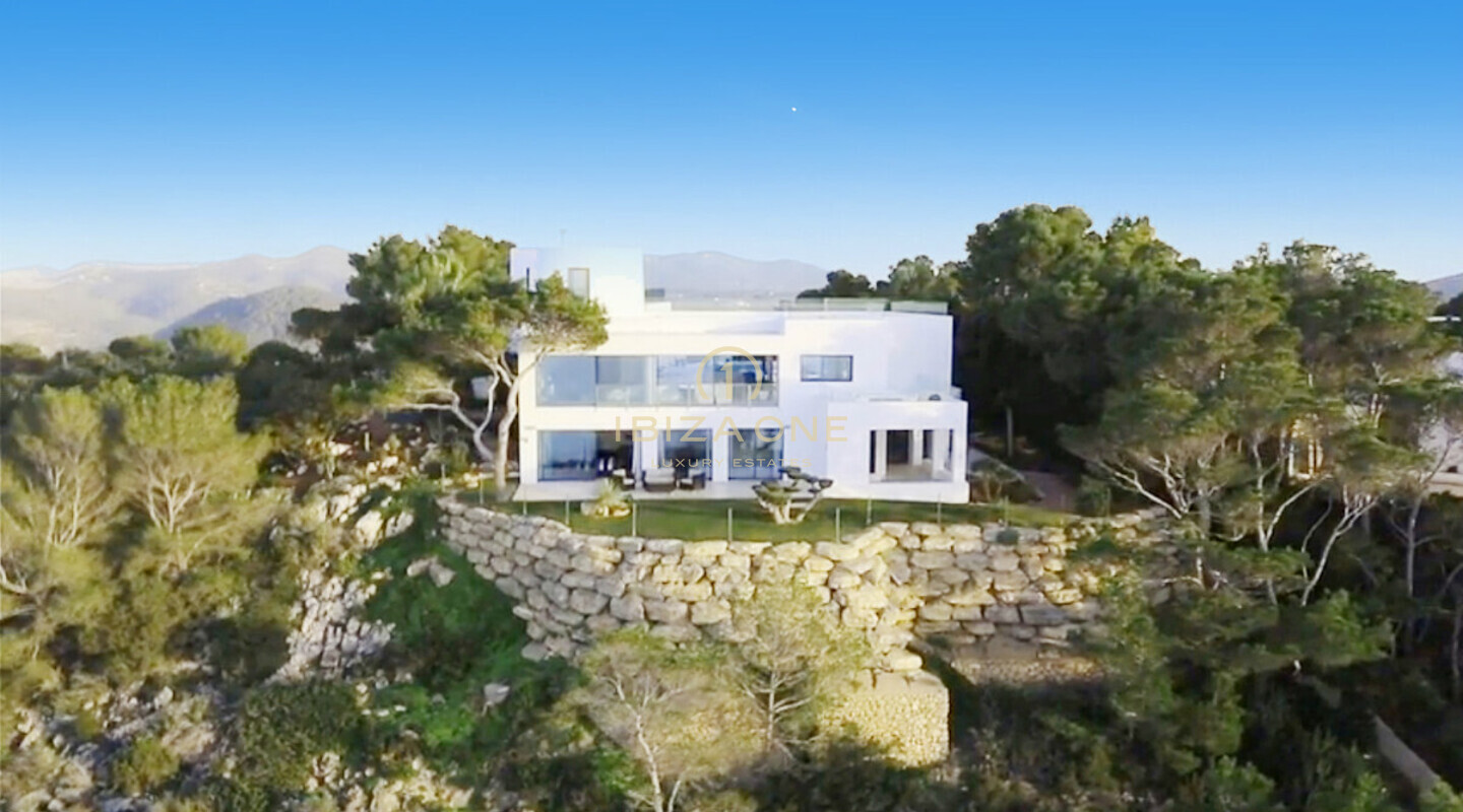 Sea frontline luxury villa on the cliffs, near 5 star Hotel Hacienda - 