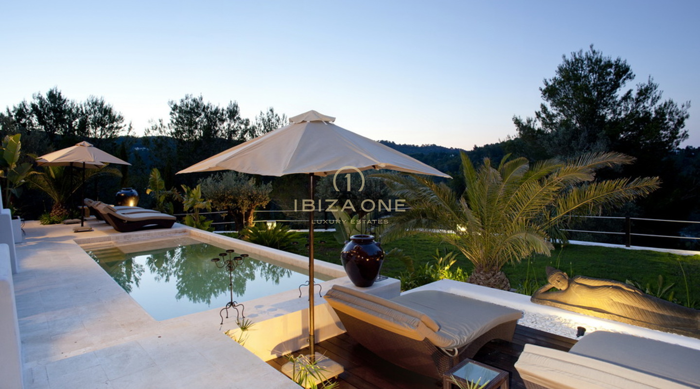 Luxe en exclusief en modern gerenoveerd Ibicenco herenhuis te koop, Ibiza - Luxe en exclusief en modern gerenoveerd Ibicenco herenhuis te huur, Ibiza