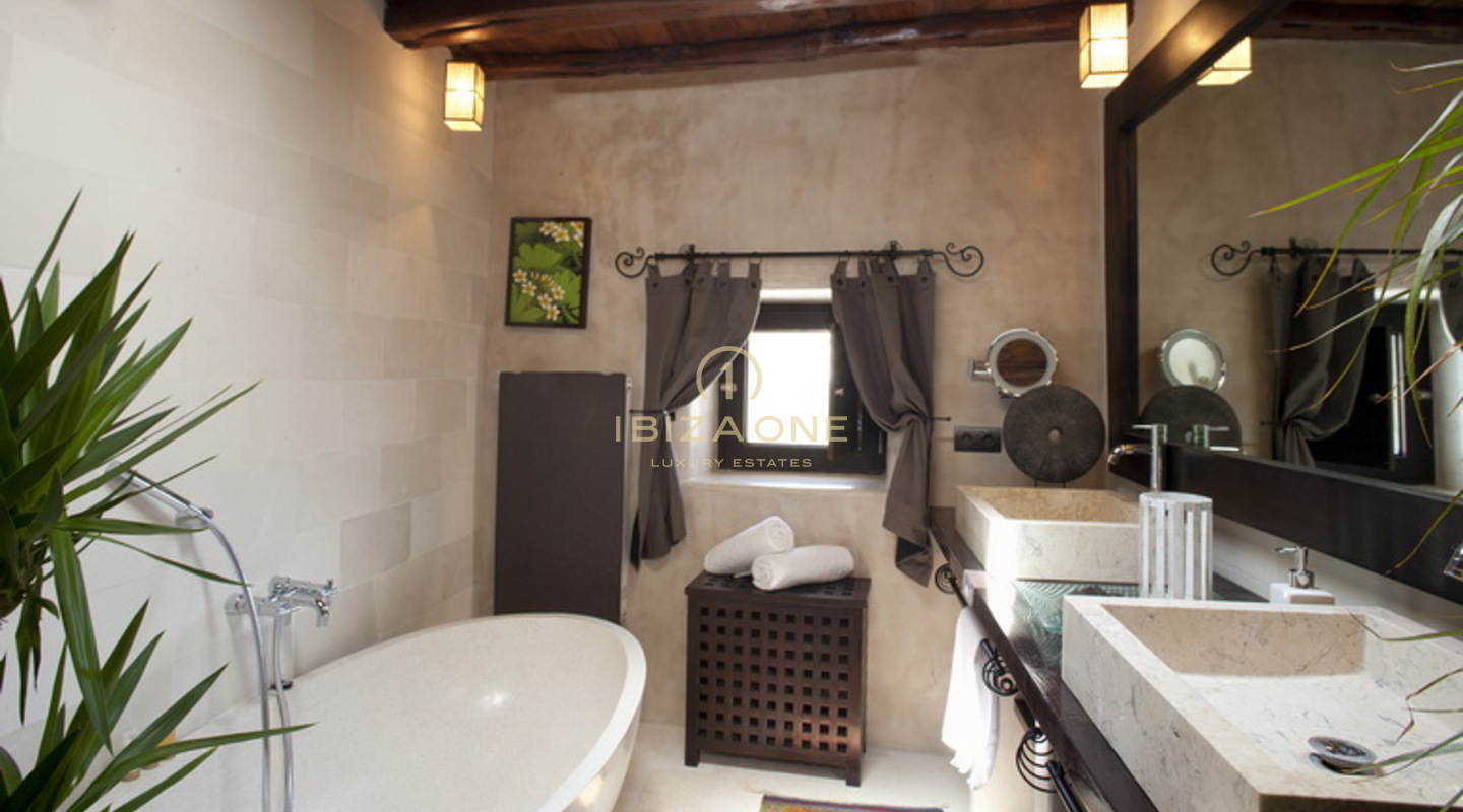 Luxe en exclusief en modern gerenoveerd Ibicenco herenhuis te koop, Ibiza - Luxe en exclusief en modern gerenoveerd Ibicenco herenhuis te huur, Ibiza