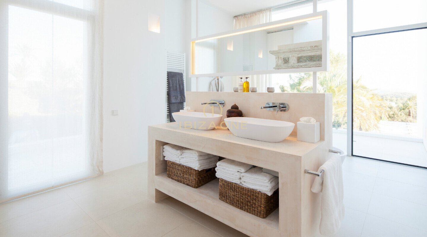 Luxuriöse Designvilla mit Blick auf Formentera zu verkaufen, Ibiza - Luxuriöse Designvilla mit Blick auf Formentera zu vermieten, Ibiza
