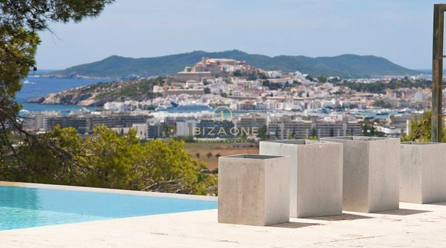 Can Rimbau: Luxe villa te koop in Can Rimbau, Ibiza - vlakbij Ibiza met adembenemend uitzicht op zee en Ibiza - Can Rimbau: Luxe villa te huur in Can Rimbau, Ibiza - vlakbij Ibiza met adembenemend uitzicht op zee en Ibiza