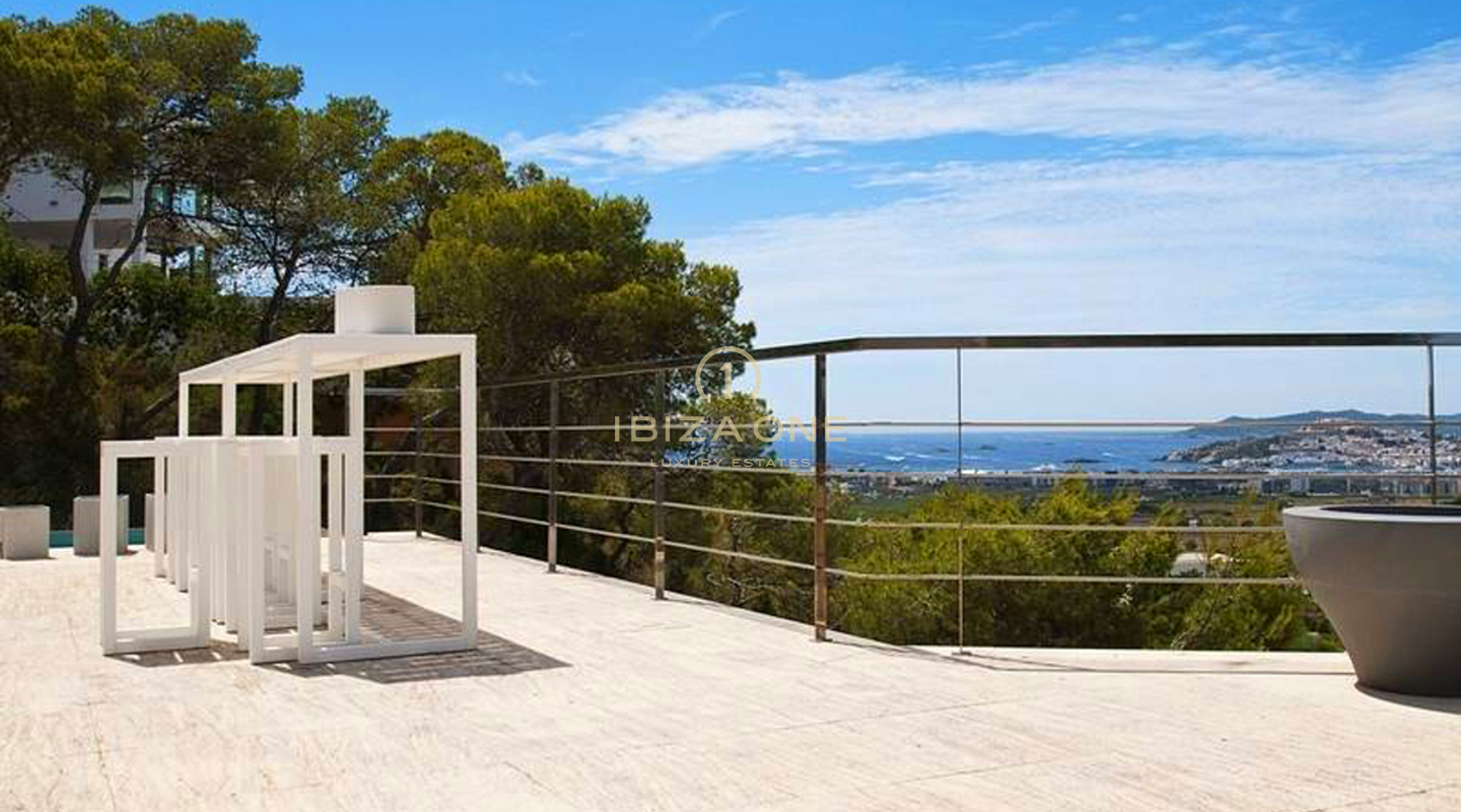 Can Rimbau: Villa de luxe à vendre à Can Rimbau, Ibiza - très proche d'Ibiza avec une vue imprenable sur la mer et Ibiza - Can Rimbau: Villa de luxe à louer à Can Rimbau, Ibiza - très proche d'Ibiza avec une vue imprenable sur la mer et Ibiza