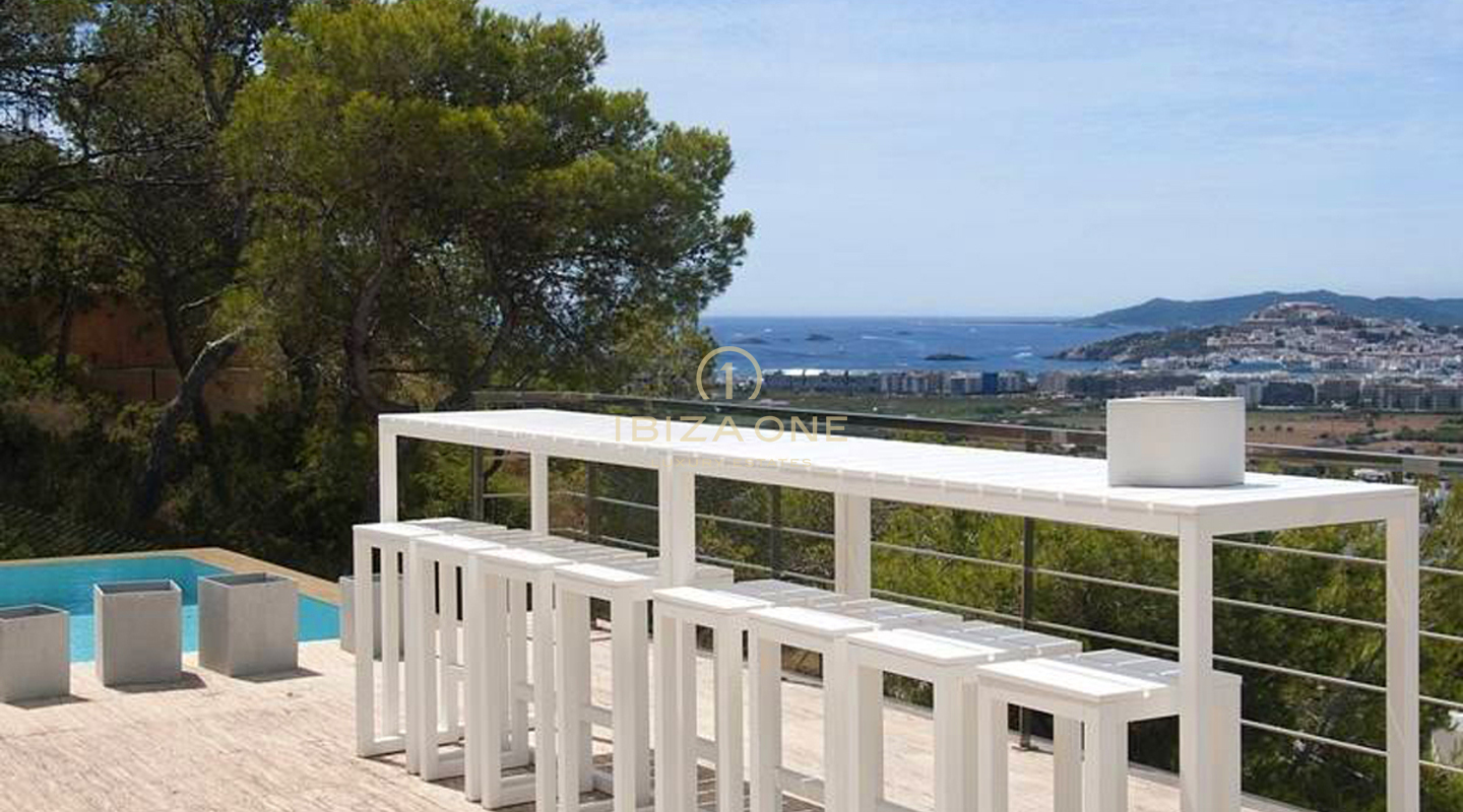 Can Rimbau: Luxusvilla zum Verkauf in Can Rimbau, Ibiza – ganz in der Nähe von Ibiza mit atemberaubendem Blick auf das Meer und Ibiza – Can Rimbau: Luxusvilla zur Miete in Can Rimbau, Ibiza – ganz in der Nähe von Ibiza mit atemberaubendem Blick auf das Meer und Ibiza
