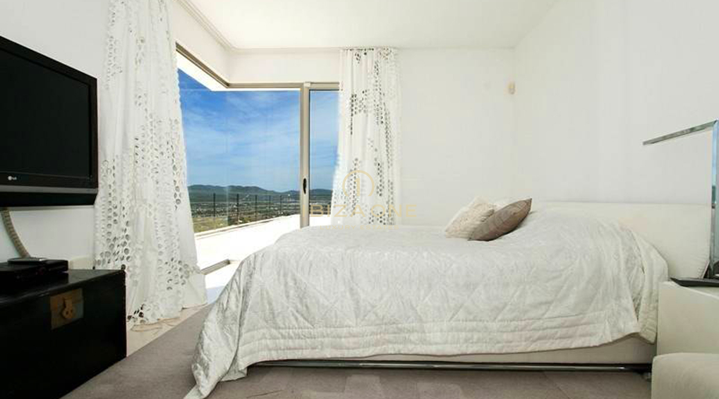 Can Rimbau: Villa de luxe à vendre à Can Rimbau, Ibiza - très proche d'Ibiza avec une vue imprenable sur la mer et Ibiza - Can Rimbau: Villa de luxe à louer à Can Rimbau, Ibiza - très proche d'Ibiza avec une vue imprenable sur la mer et Ibiza