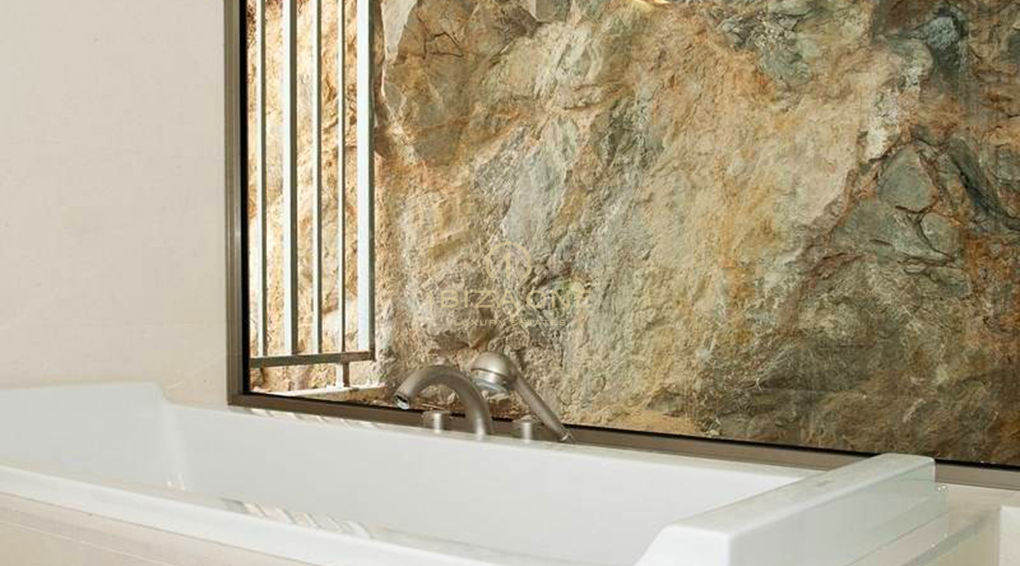 Can Rimbau: Luxe villa te koop in Can Rimbau, Ibiza - vlakbij Ibiza met adembenemend uitzicht op zee en Ibiza - Can Rimbau: Luxe villa te huur in Can Rimbau, Ibiza - vlakbij Ibiza met adembenemend uitzicht op zee en Ibiza