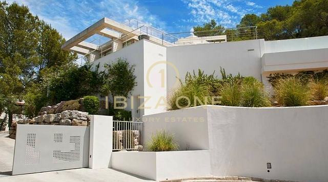 Can Rimbau: Luxusvilla zum Verkauf in Can Rimbau, Ibiza – ganz in der Nähe von Ibiza mit atemberaubendem Blick auf das Meer und Ibiza – Can Rimbau: Luxusvilla zur Miete in Can Rimbau, Ibiza – ganz in der Nähe von Ibiza mit atemberaubendem Blick auf das Meer und Ibiza