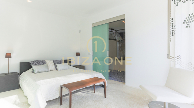 Can Rimbau: Luxe villa te koop in Can Rimbau, Ibiza - vlakbij Ibiza met adembenemend uitzicht op zee en Ibiza - Can Rimbau: Luxe villa te huur in Can Rimbau, Ibiza - vlakbij Ibiza met adembenemend uitzicht op zee en Ibiza