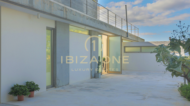 Can Rimbau: Villa de lujo en venta en Can Rimbau, Ibiza - muy cerca de Ibiza con impresionantes vistas al mar e Ibiza - Can Rimbau: Villa de lujo en alquiler en Can Rimbau, Ibiza - muy cerca de Ibiza con impresionantes vistas al mar e Ibiza