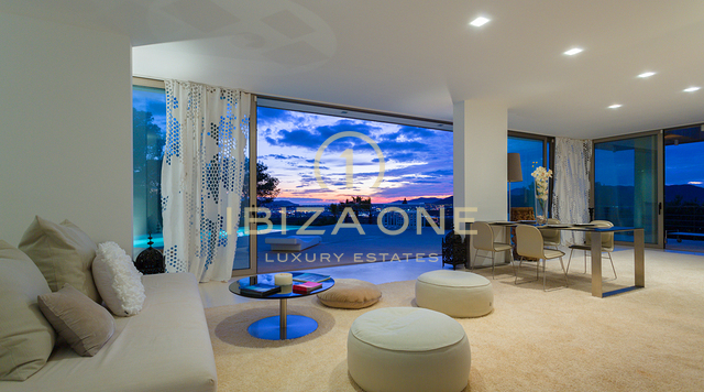 Can Rimbau: Villa de lujo en venta en Can Rimbau, Ibiza - muy cerca de Ibiza con impresionantes vistas al mar e Ibiza - Can Rimbau: Villa de lujo en alquiler en Can Rimbau, Ibiza - muy cerca de Ibiza con impresionantes vistas al mar e Ibiza