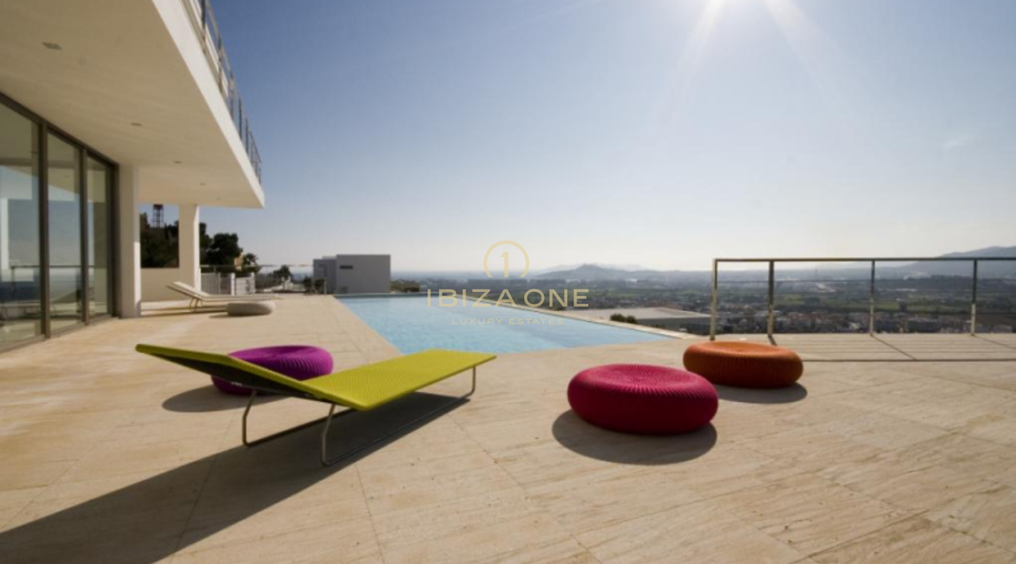 Can Rimbau – Luxuriöse, beeindruckende moderne Villa mit fantastischer Aussicht zum Verkauf in Can Rimbau, Ibiza – Can Rimbau – Luxuriöse, beeindruckende moderne Villa mit fantastischer Aussicht zur Miete in Can Rimbau, Ibiza