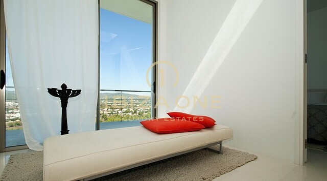 Can Rimbau – Luxuriöse, beeindruckende moderne Villa mit fantastischer Aussicht zum Verkauf in Can Rimbau, Ibiza – Can Rimbau – Luxuriöse, beeindruckende moderne Villa mit fantastischer Aussicht zur Miete in Can Rimbau, Ibiza
