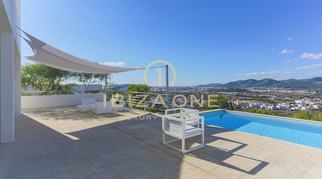 Zeitgenössische Luxusvilla mit herrlicher Aussicht und Sonnenuntergang in Can Rimbau zu vermieten, Ibiza