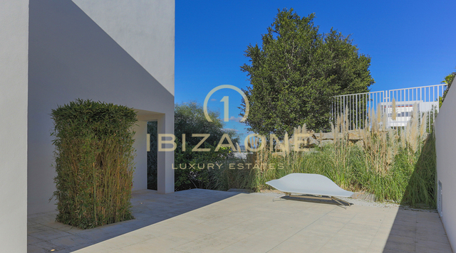 Villa de lujo contemporánea con impresionantes vistas y puesta de sol en Can Rimbau en alquiler, Ibiza