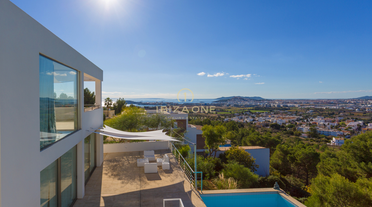 Moderne luxe villa met prachtig uitzicht en zonsondergang in Can Rimbau te huur, Ibiza