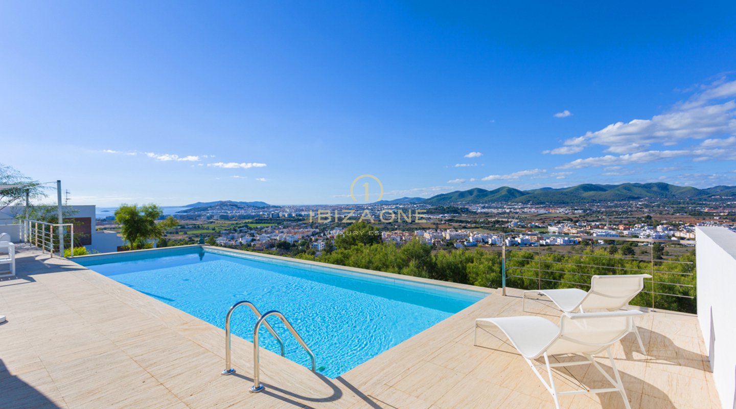 Zeitgenössische Luxusvilla mit herrlicher Aussicht und Sonnenuntergang in Can Rimbau zu vermieten, Ibiza