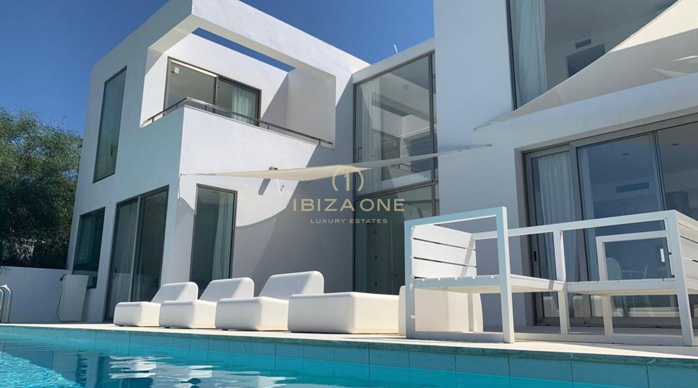 Zeitgenössische Luxusvilla mit herrlicher Aussicht und Sonnenuntergang in Can Rimbau zu vermieten, Ibiza