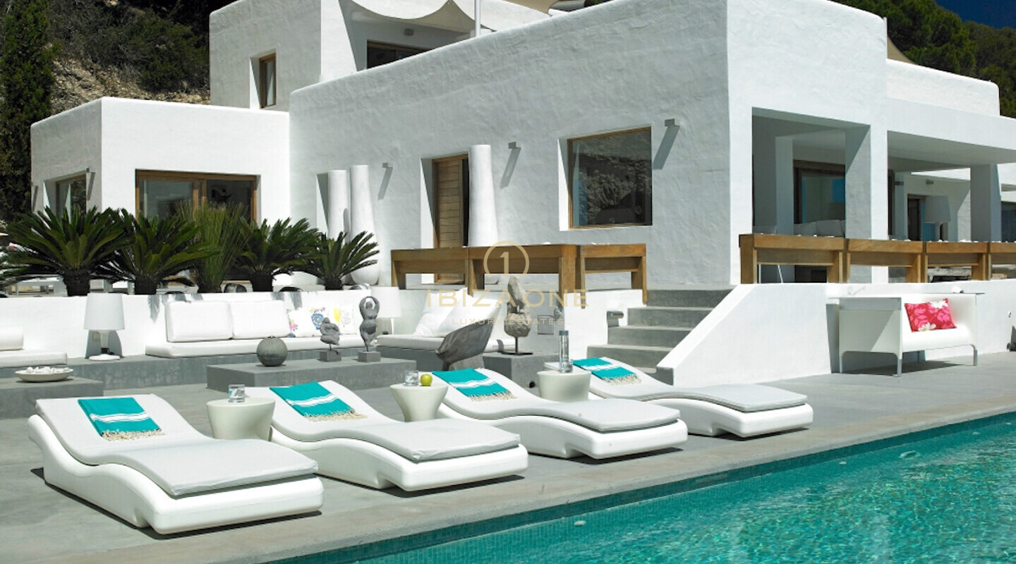 Villa de luxe au design moderne avec vue panoramique imprenable sur la mer à vendre, Ibiza - Villa de luxe au design moderne avec vue panoramique imprenable sur la mer à louer, Ibiza